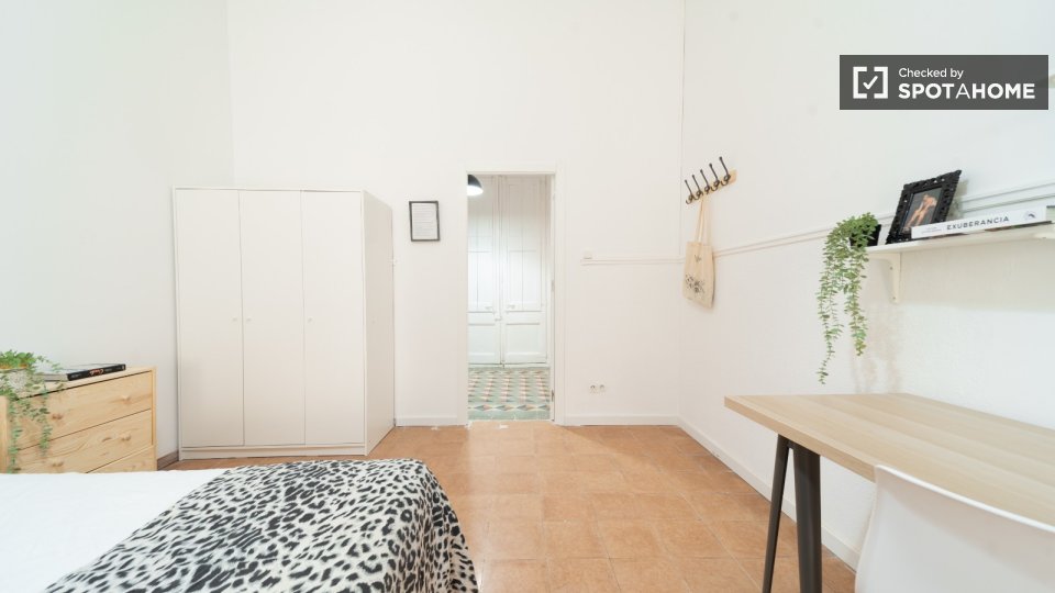 Double room Barcelona, 14 beds, 400m² — photo 35