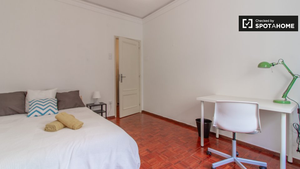 Double room Lisbon, 9 beds, 160m² — photo 3