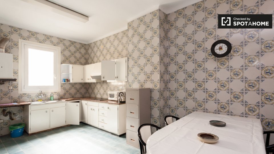 Double room Barcelona, 7 beds, 195m² — photo 6