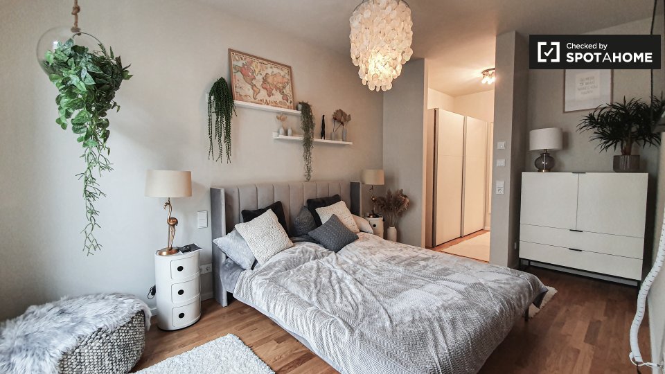 Apartment Berlin, 1 bed, 54m² — photo 1