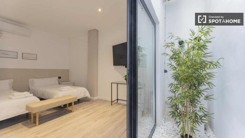 Apartment Valencia, 2 beds, 129m² — photo 28