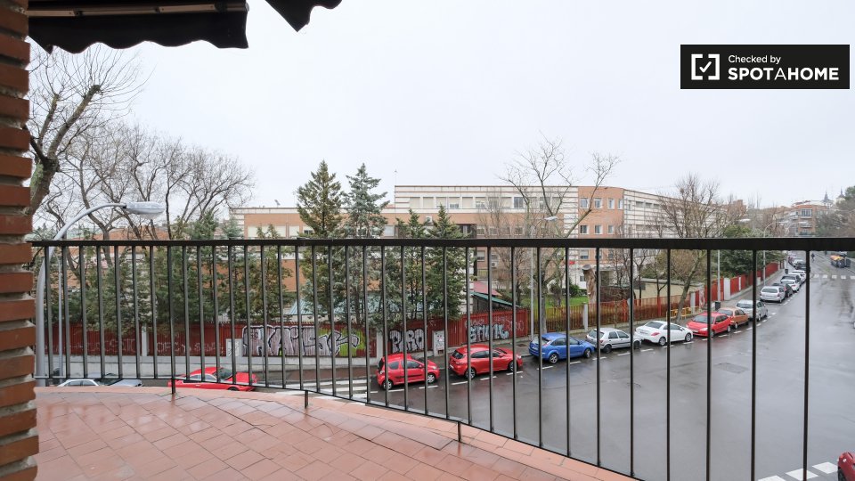 Double room Madrid, 6 beds, 160m² — photo 5