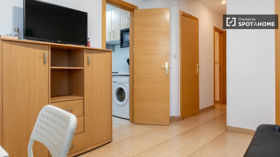 Double room Madrid, 3 beds — photo 35