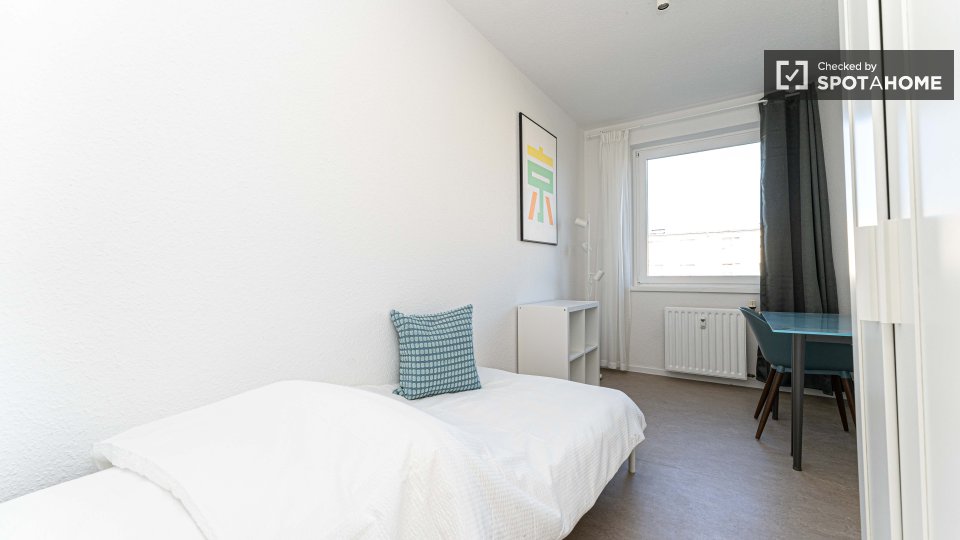 Double room Berlin, 4 beds, 68m² — photo 12
