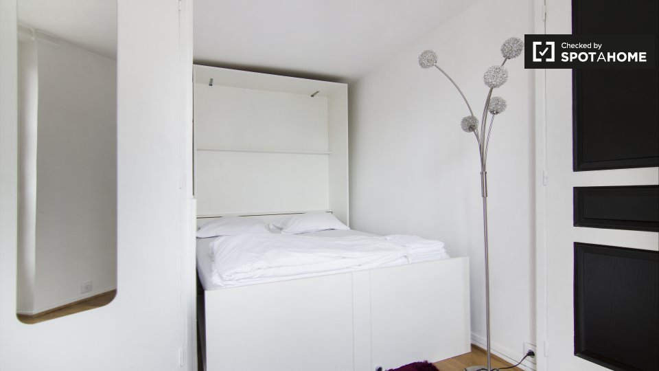 Rental studio apartment in the 4th arrondissement, Paris