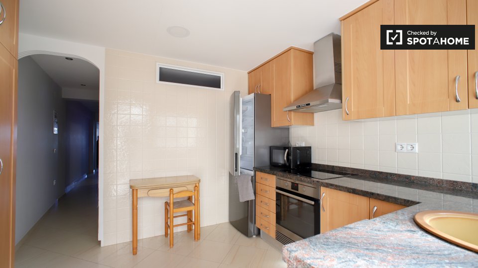 Apartment Valencia, 2 beds — photo 17