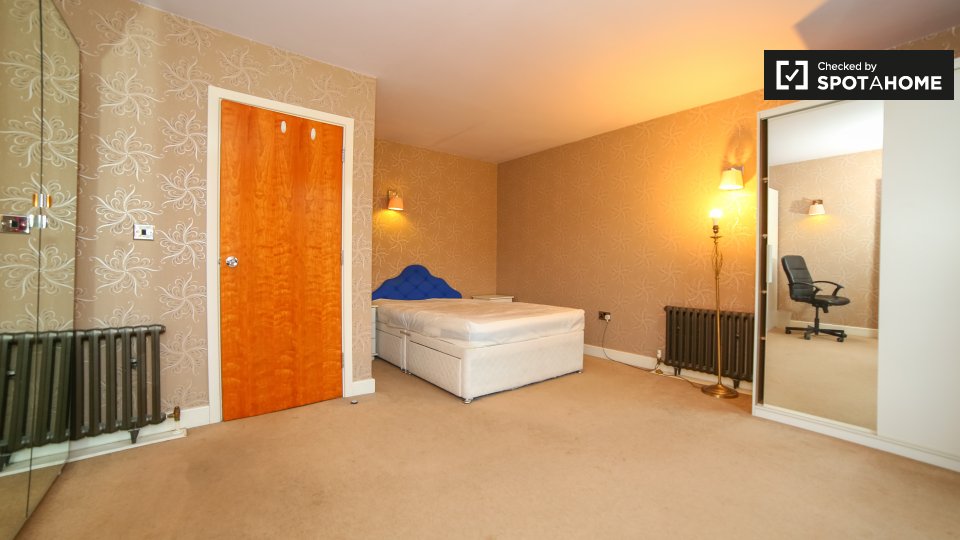 Double room London, 5 beds — photo 1