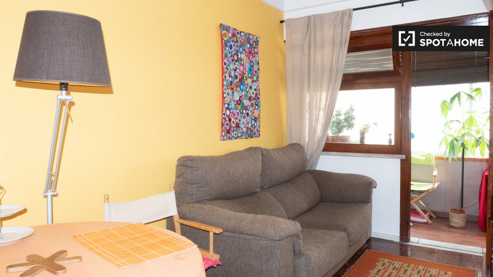 Double room Lisbon, 2 beds, 84m² — photo 11