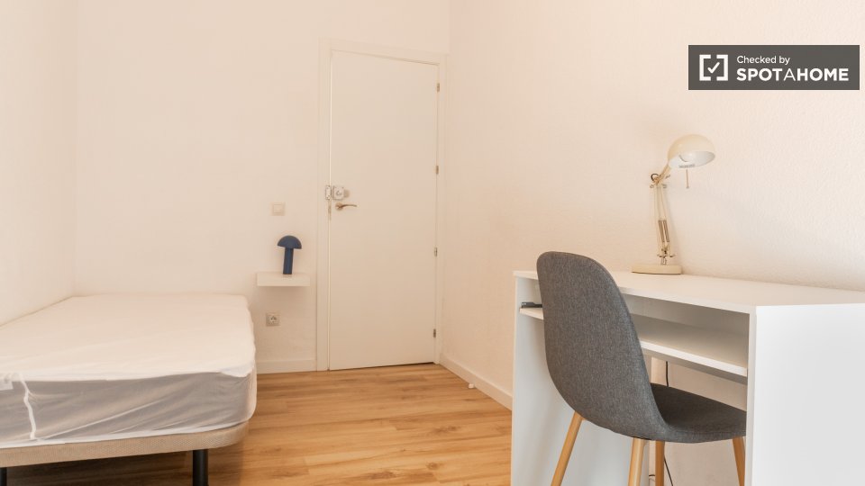 Double room Madrid, 4 beds — photo 21