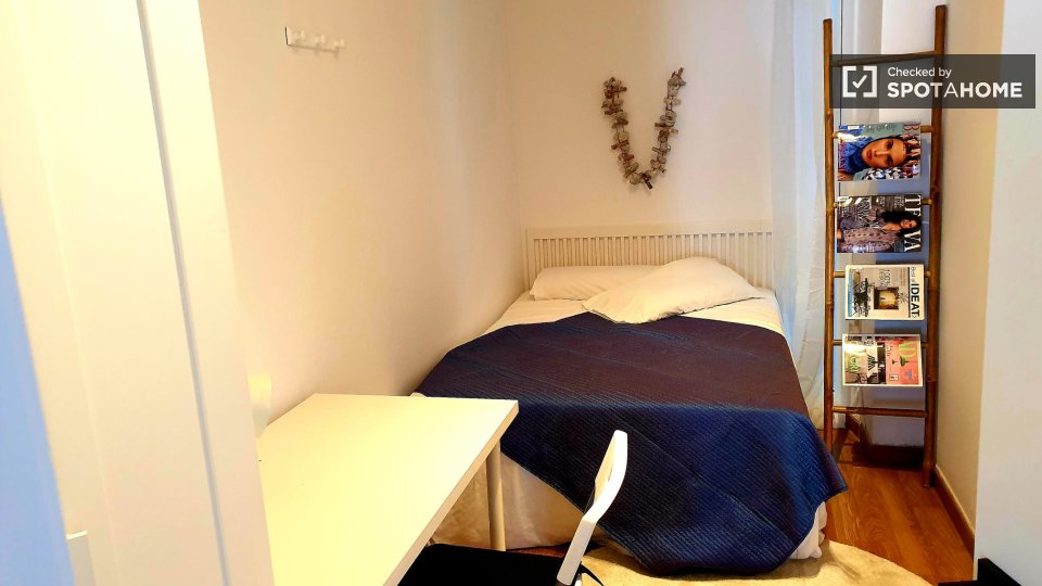 Double room Barcelona, 4 beds, 90m² — photo 17
