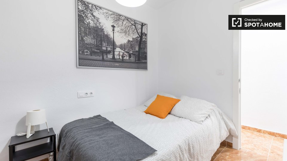 Double room Valencia, 4 beds, 100m² — photo 15
