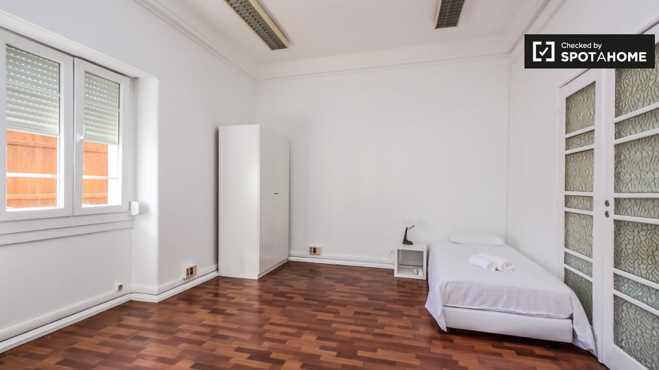 Double room Lisbon, 11 beds — photo 1