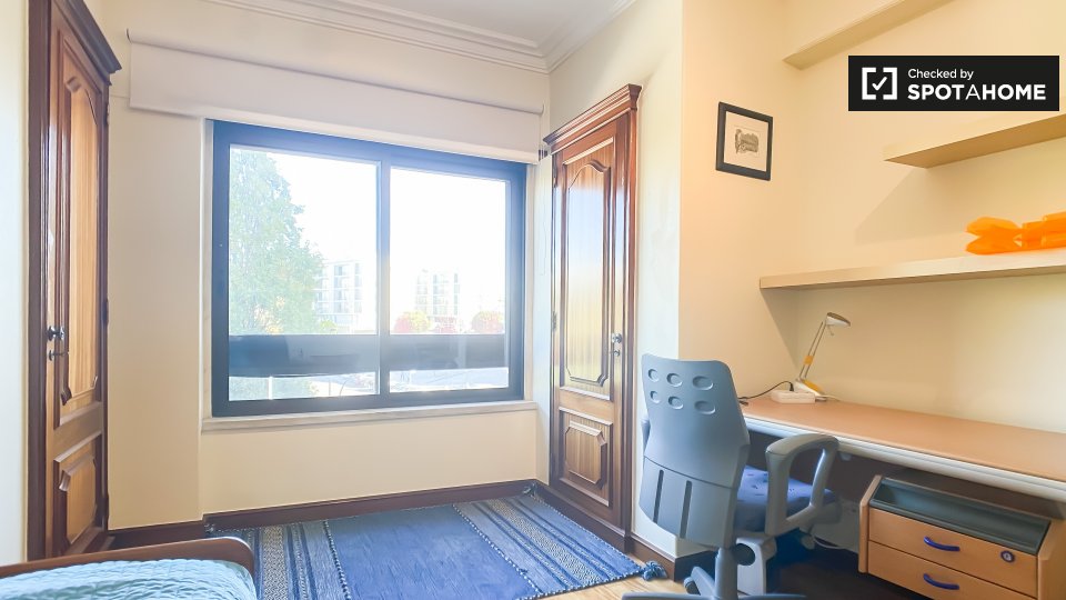 Double room Lisbon, 4 beds, 180m² — photo 1