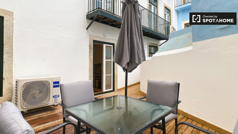 Apartment Lisbon, 2 beds — photo 10