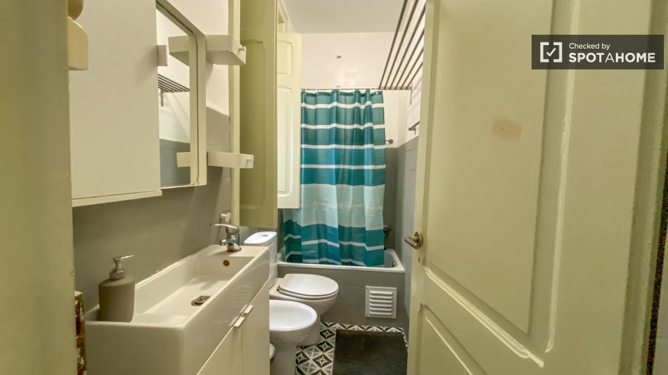 Double room Lisbon, 6 beds — photo 6