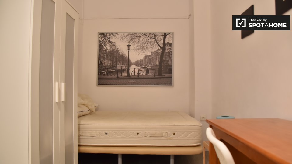 Double room Valencia, 4 beds, 80m² — photo 1
