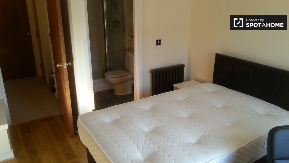 Double room London, 4 beds — photo 1