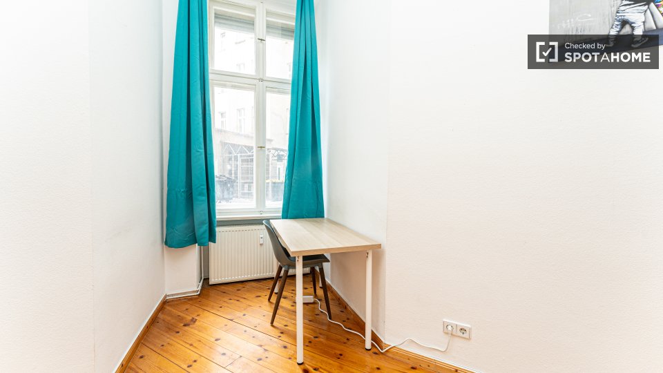 Double room Berlin, 2 beds, 62m² — photo 16