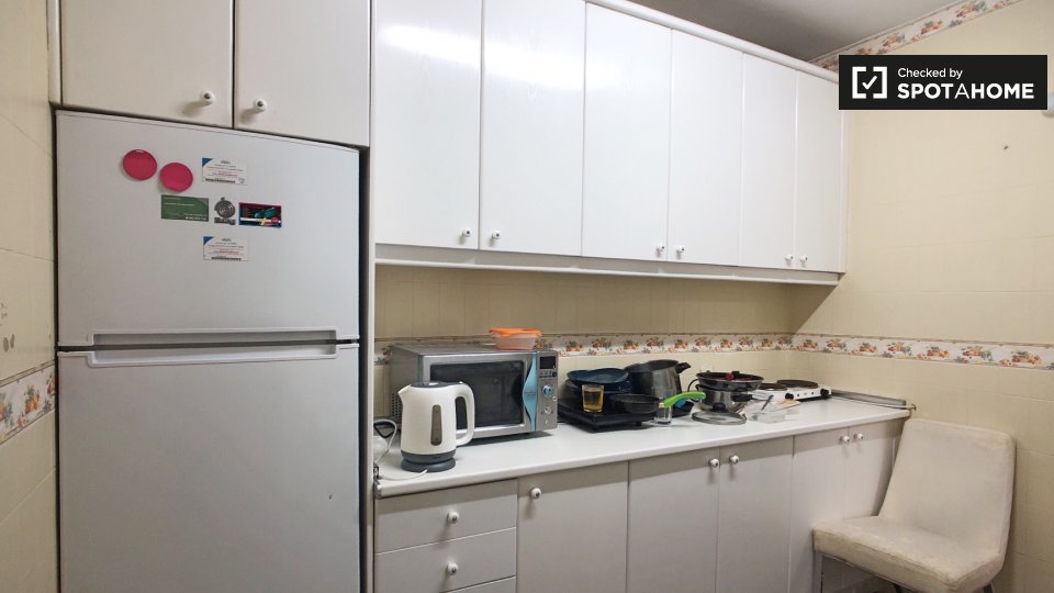 Double room Madrid, 12 beds — photo 13