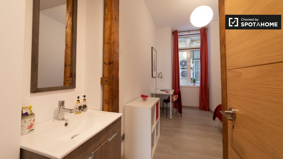 Double room Lisbon, 5 beds, 120m² — photo 15