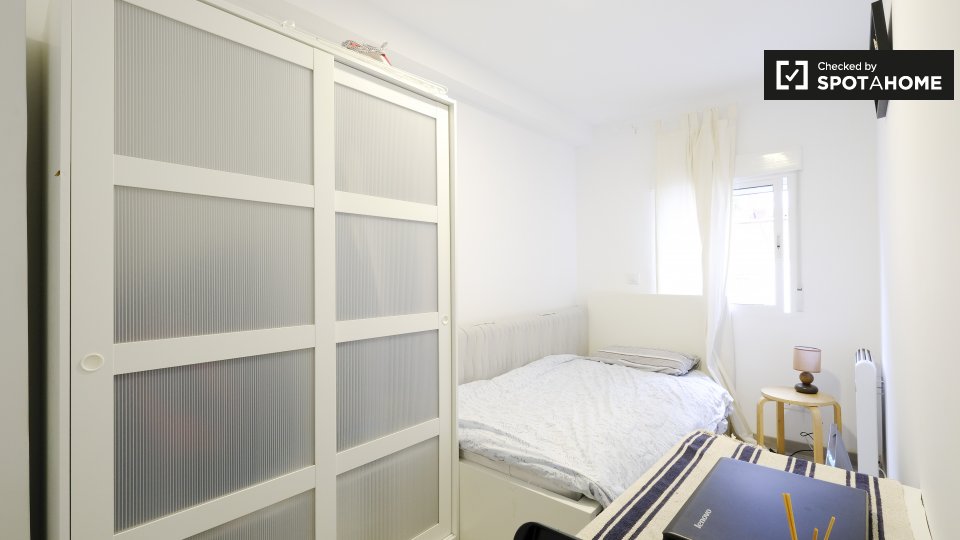 Double room Madrid, 4 beds, 70m² — photo 1
