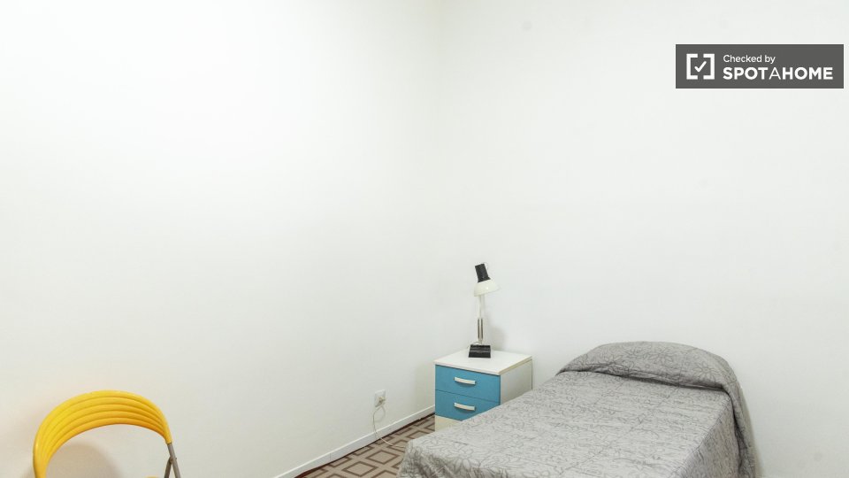 Double room Rome, 3 beds — photo 6