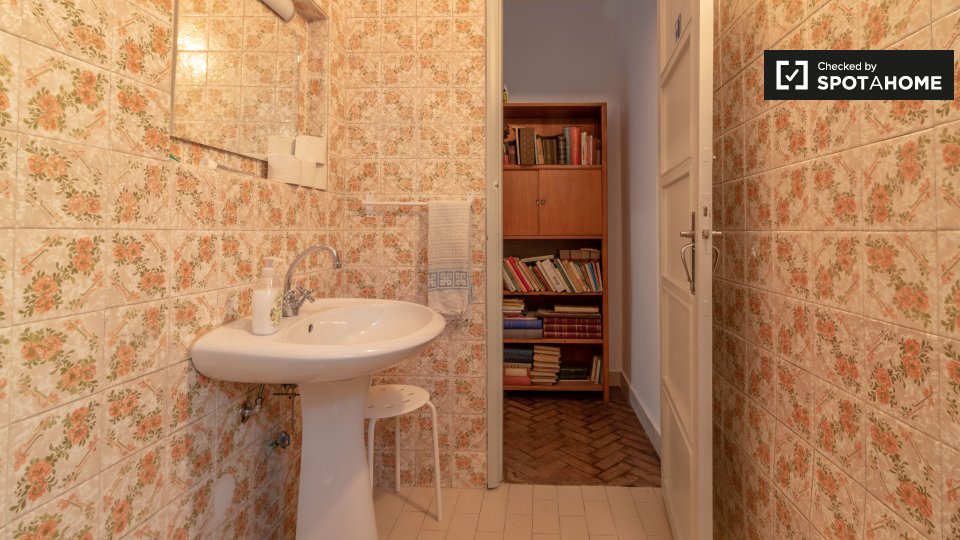Double room Lisbon, 6 beds, 250m² — photo 16