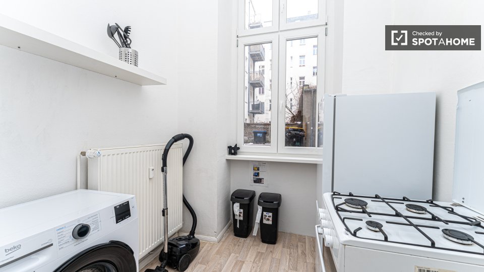 Double room Berlin, 2 beds, 62m² — photo 14