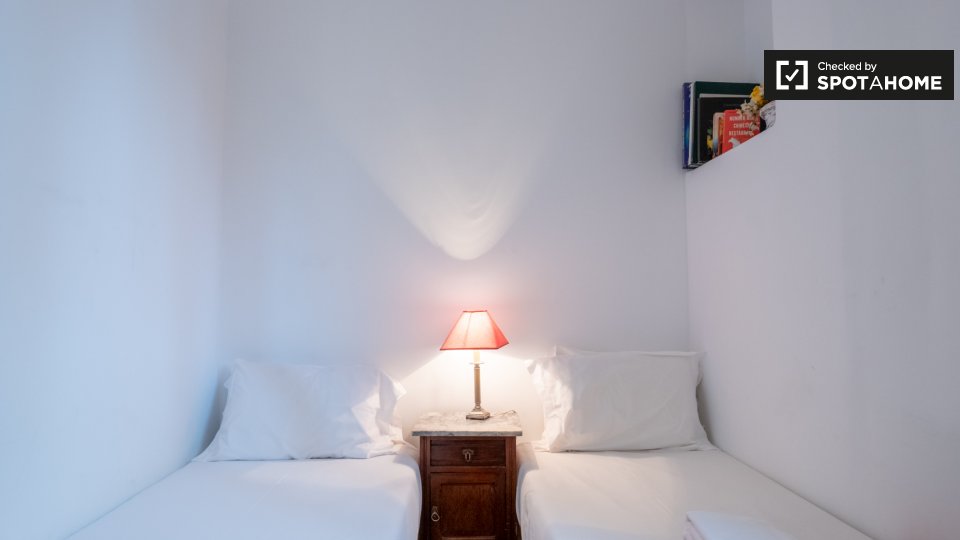 Apartment Lisbon, 1 bed — photo 4