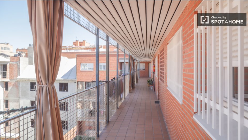 Double room Madrid, 4 beds — photo 11