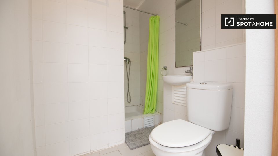 Double room Lisbon, 7 beds, 100m² — photo 7