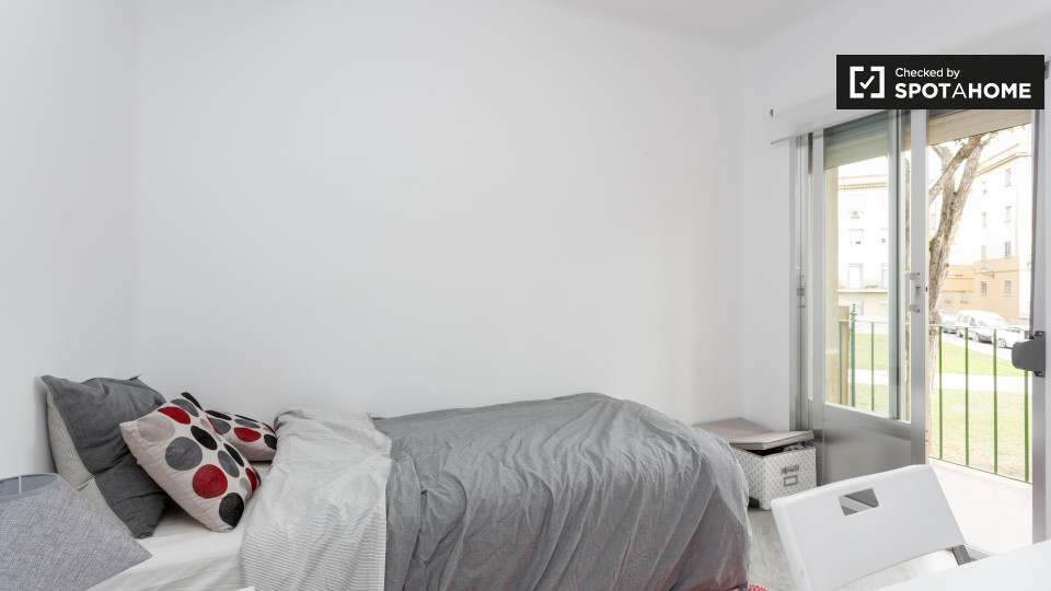 Double room Madrid, 3 beds, 52m² — photo 4
