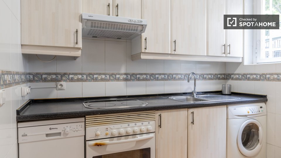 Double room Madrid, 5 beds — photo 16
