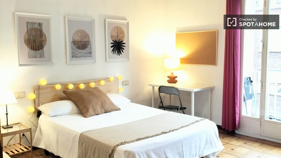 Double room Madrid, 6 beds, 200m² — photo 37