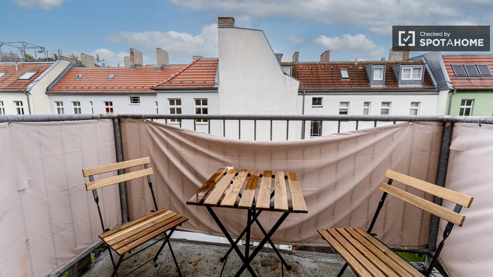 Double room Berlin, 5 beds, 79m² — photo 3