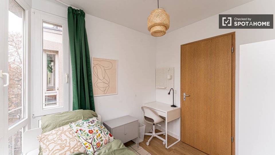 Double room Berlin, 6 beds, 124m² — photo 2