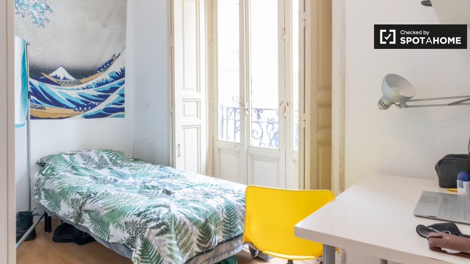 Double room Madrid, 7 beds, 130m² — photo 1