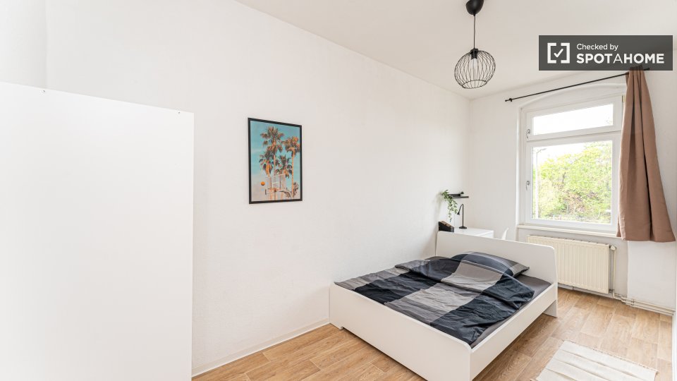 Double room Berlin, 5 beds, 84m² — photo 7