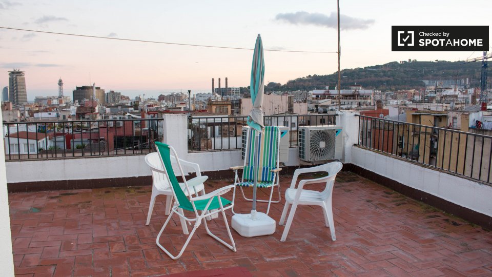 Double room Barcelona, 3 beds — photo 16