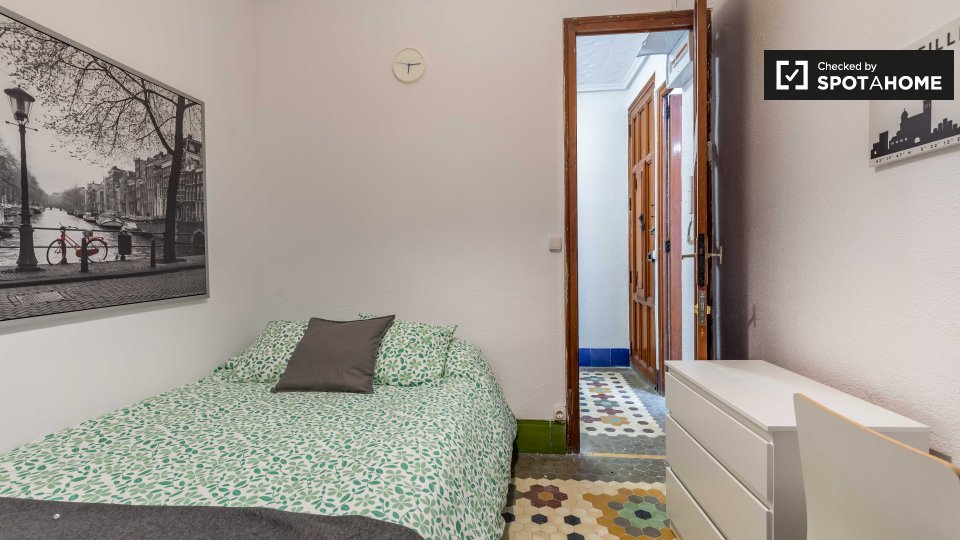 Double room for rent, 5-bedroom apartment, Poblats Marítims - a Valencia