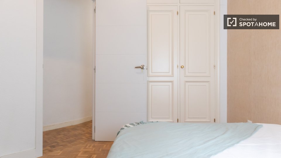 Double room Madrid, 7 beds — photo 13