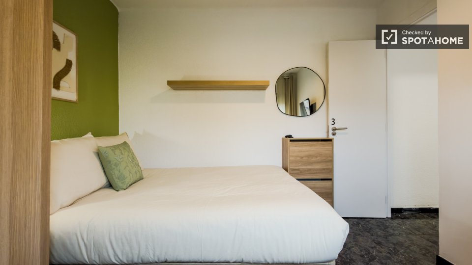 Double room Barcelona, 4 beds — photo 11