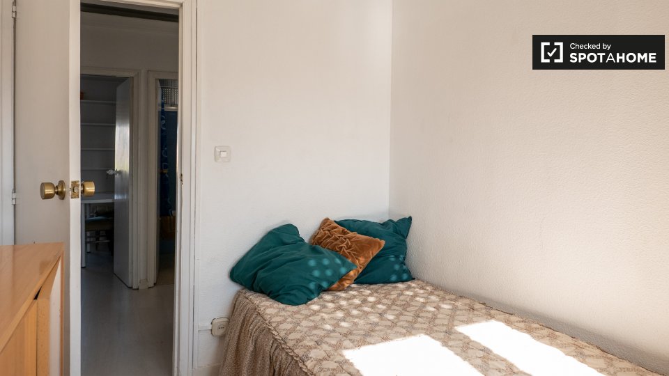 Double room Madrid, 4 beds, 70m² — photo 18