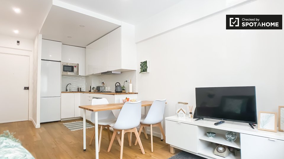 Apartment Lisbon, 1 bed — photo 1