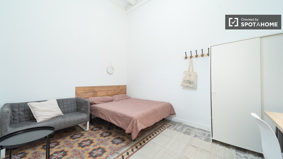 Double room Barcelona, 14 beds, 400m² — photo 29