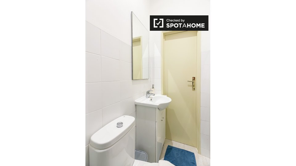 Double room Lisbon, 2 beds, 65m² — photo 12