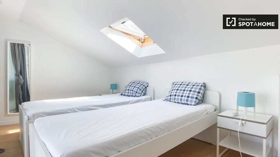 Apartment Lisbon, 2 beds, 120m² — photo 17