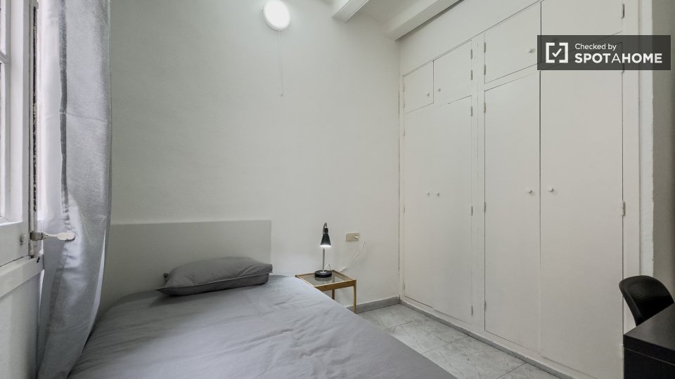 Double room Barcelona, 3 beds — photo 3