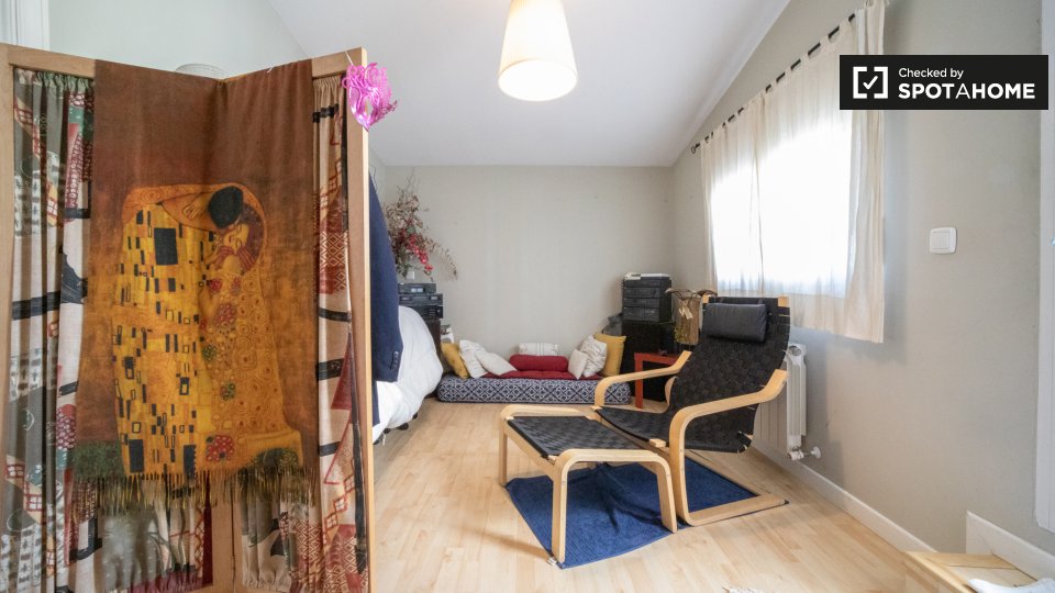 Double room Madrid, 5 beds, 150m² — photo 11