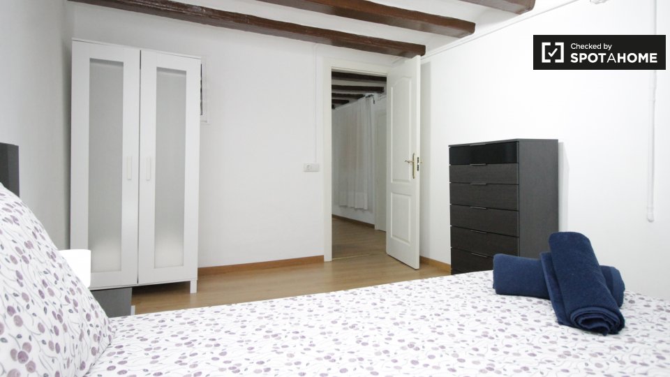Double room Barcelona, 2 beds, 35m² — photo 5